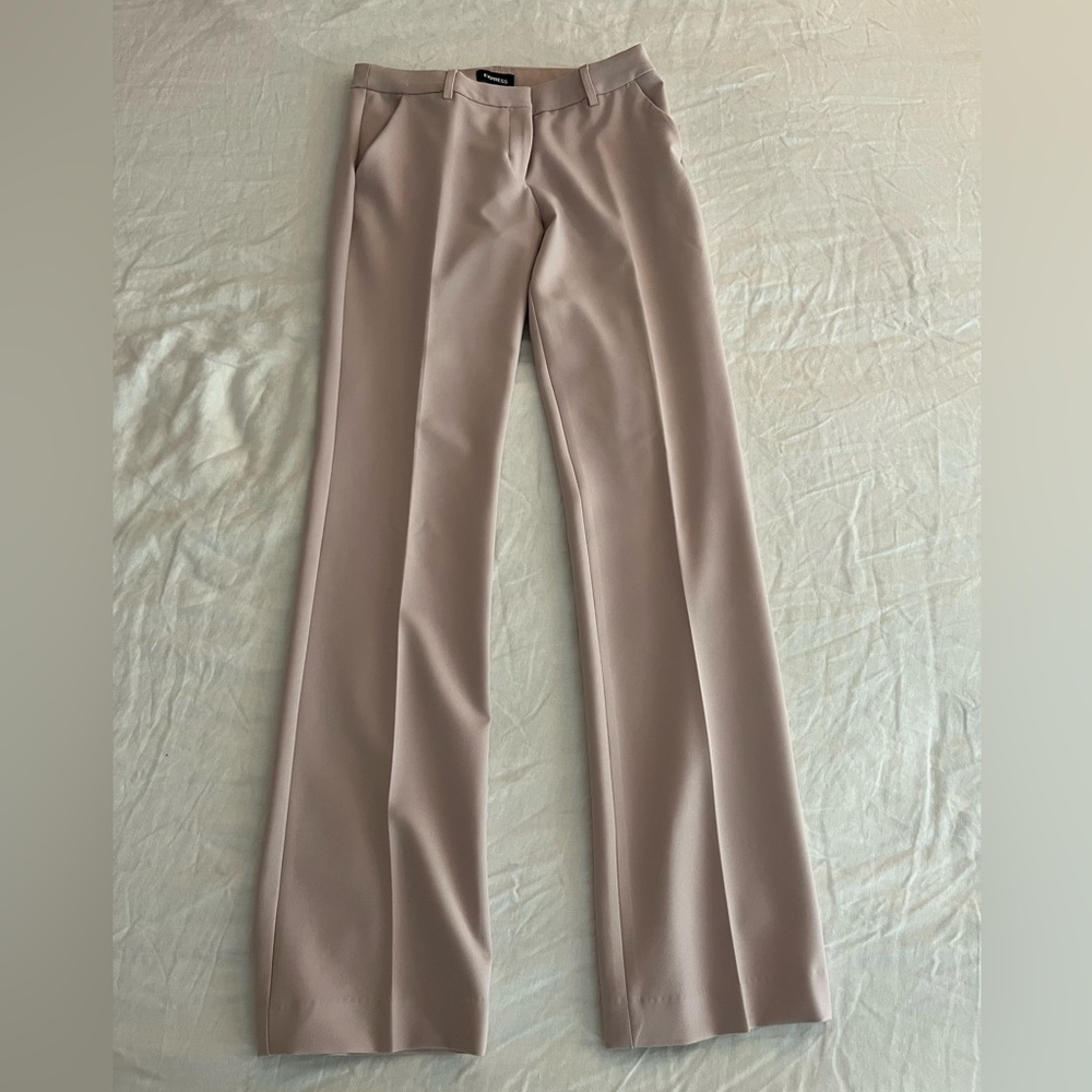 Express size 10L light pink midrise boot cut Pants.